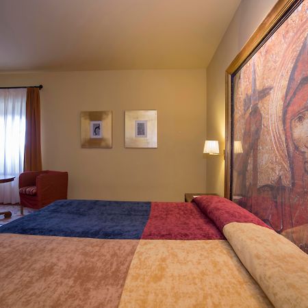Parador De Trujillo Esterno foto
