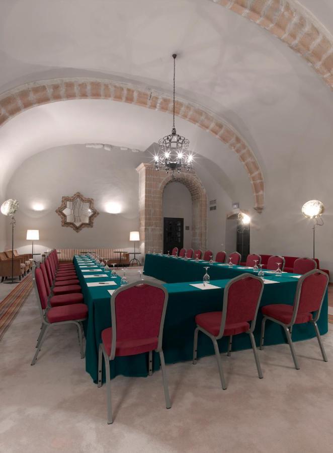 Parador De Trujillo Esterno foto