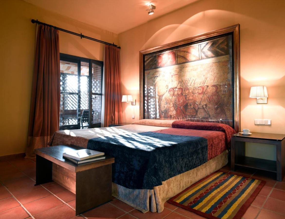 Parador De Trujillo Esterno foto