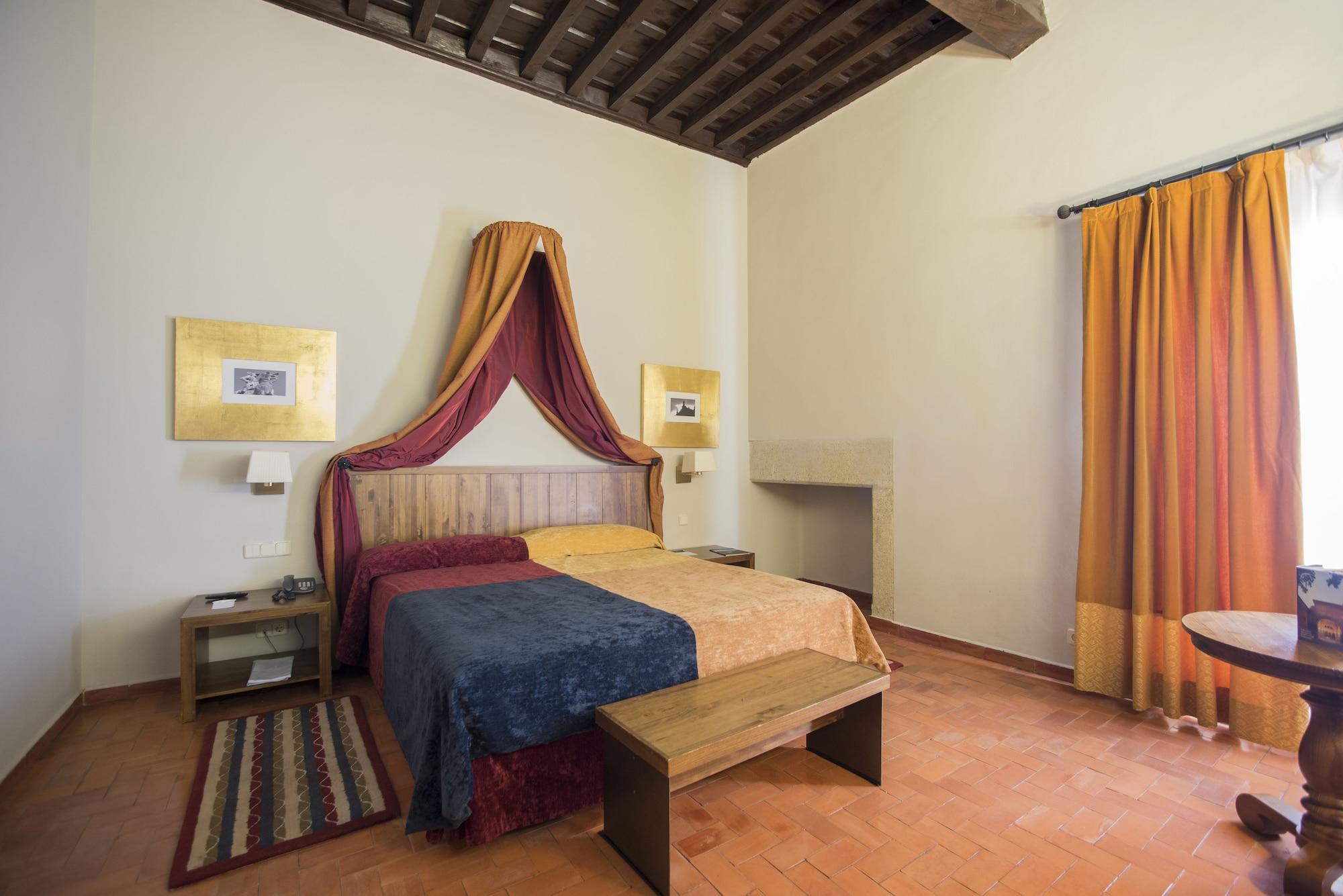 Parador De Trujillo Esterno foto