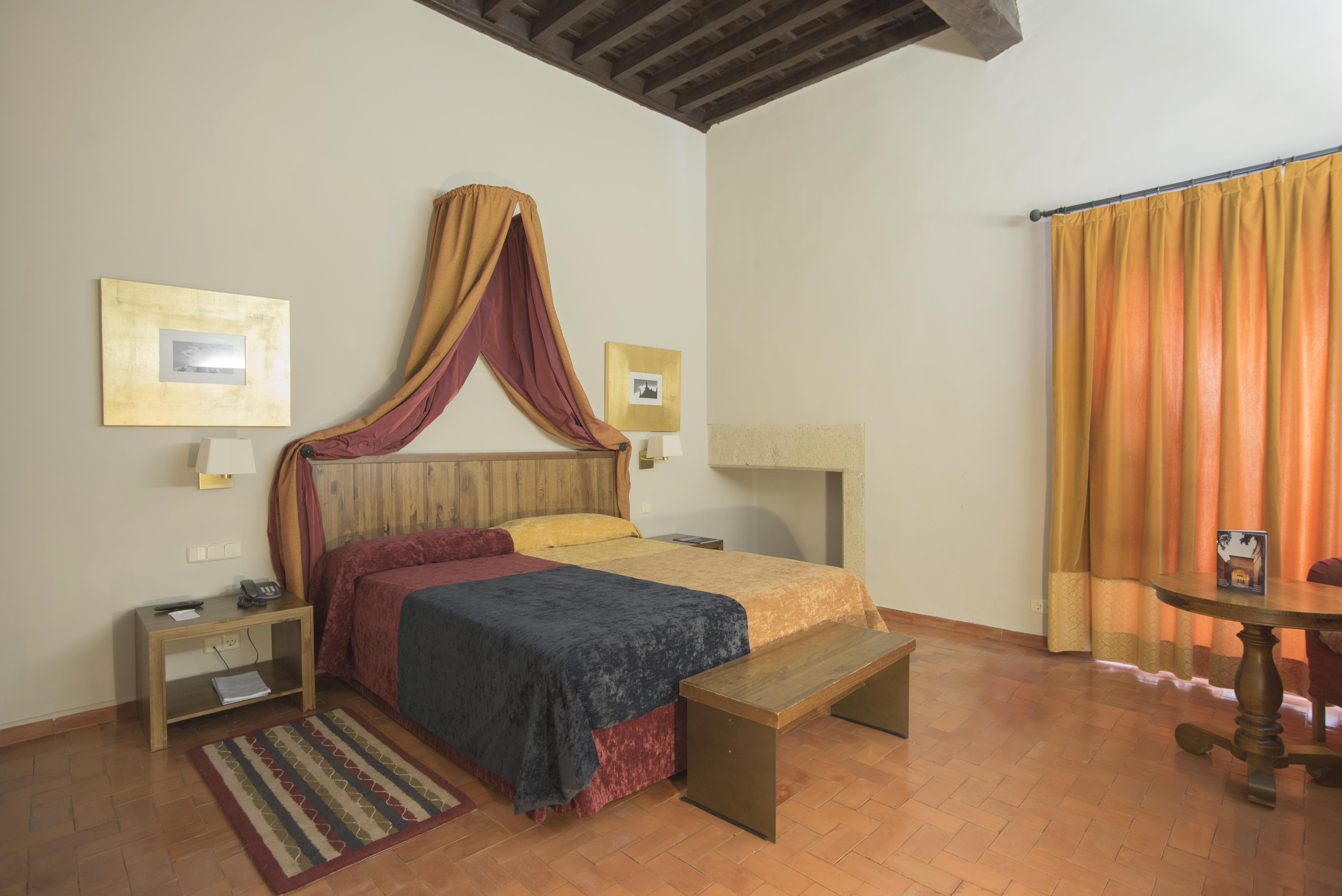 Parador De Trujillo Esterno foto