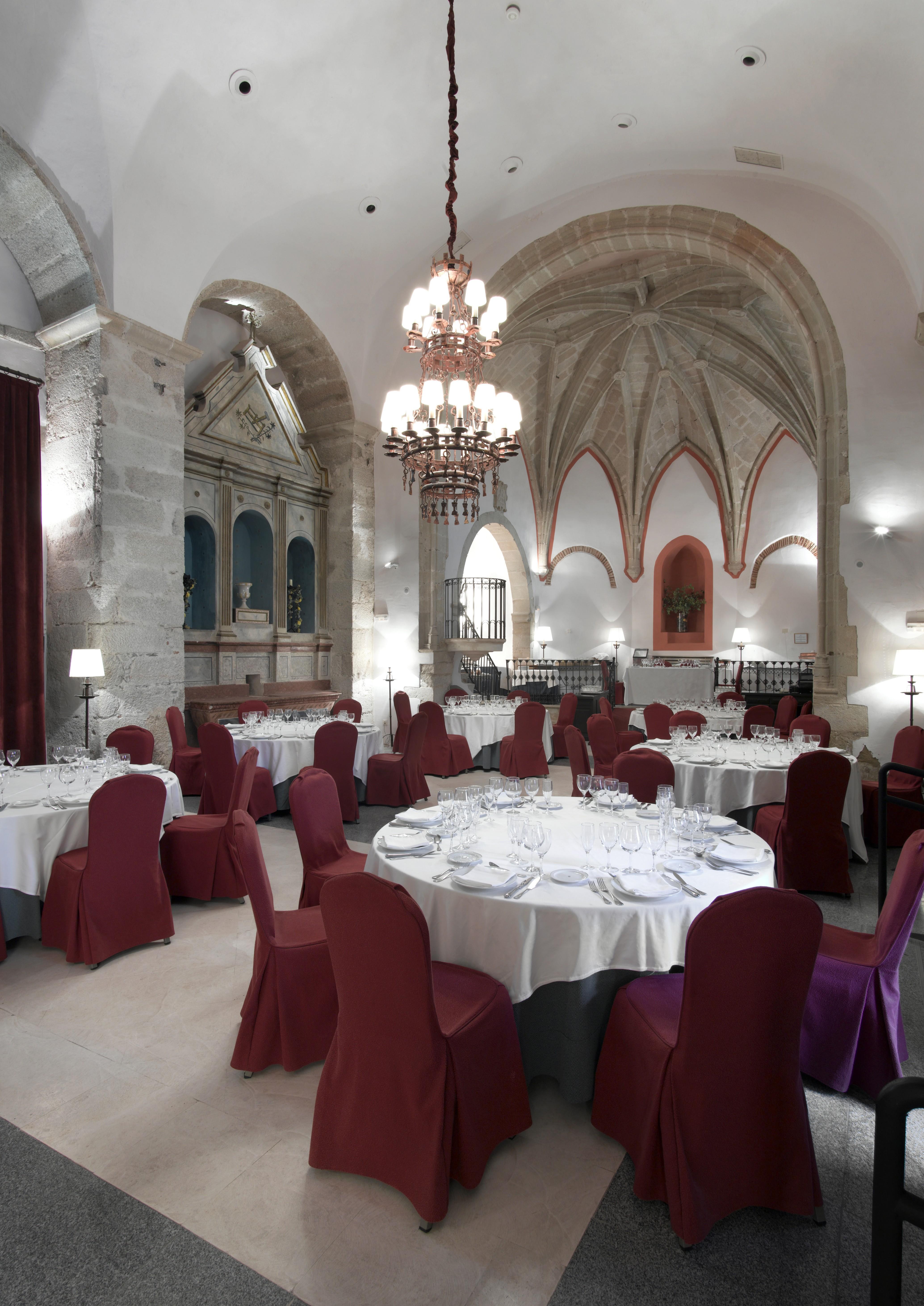 Parador De Trujillo Esterno foto